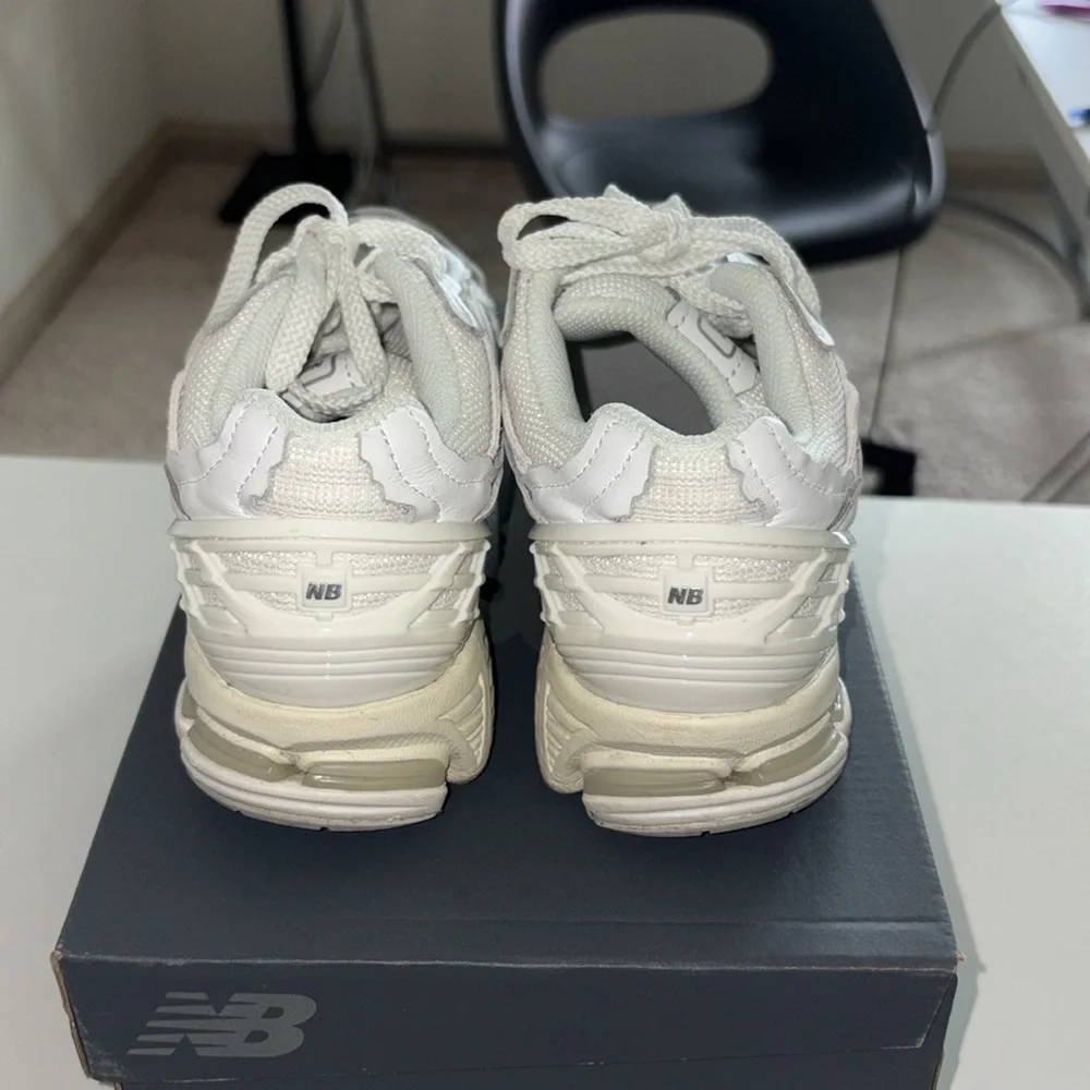 ☑️🐑New balance tech pack 1906d size 7 (fits 8) - Picture 4 of 7